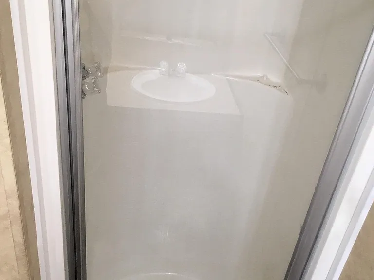 135 Elaine Dr — Photo 11