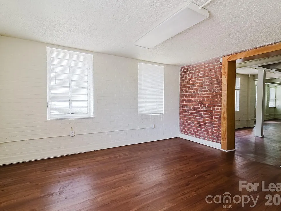 203 W Liberty St #2E