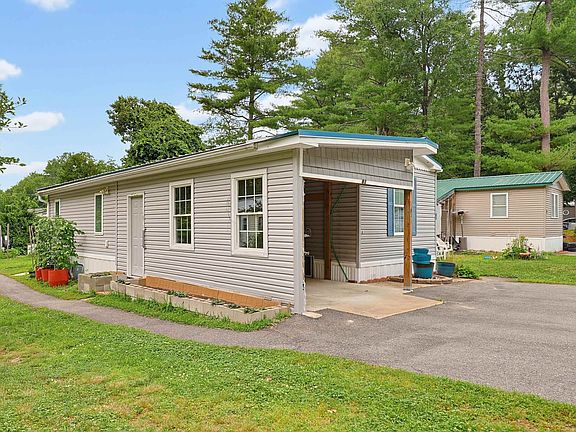 2nd image of 83 Boxwood Lane