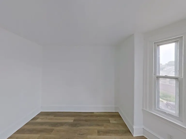 5012 Old York Rd — Photo 6