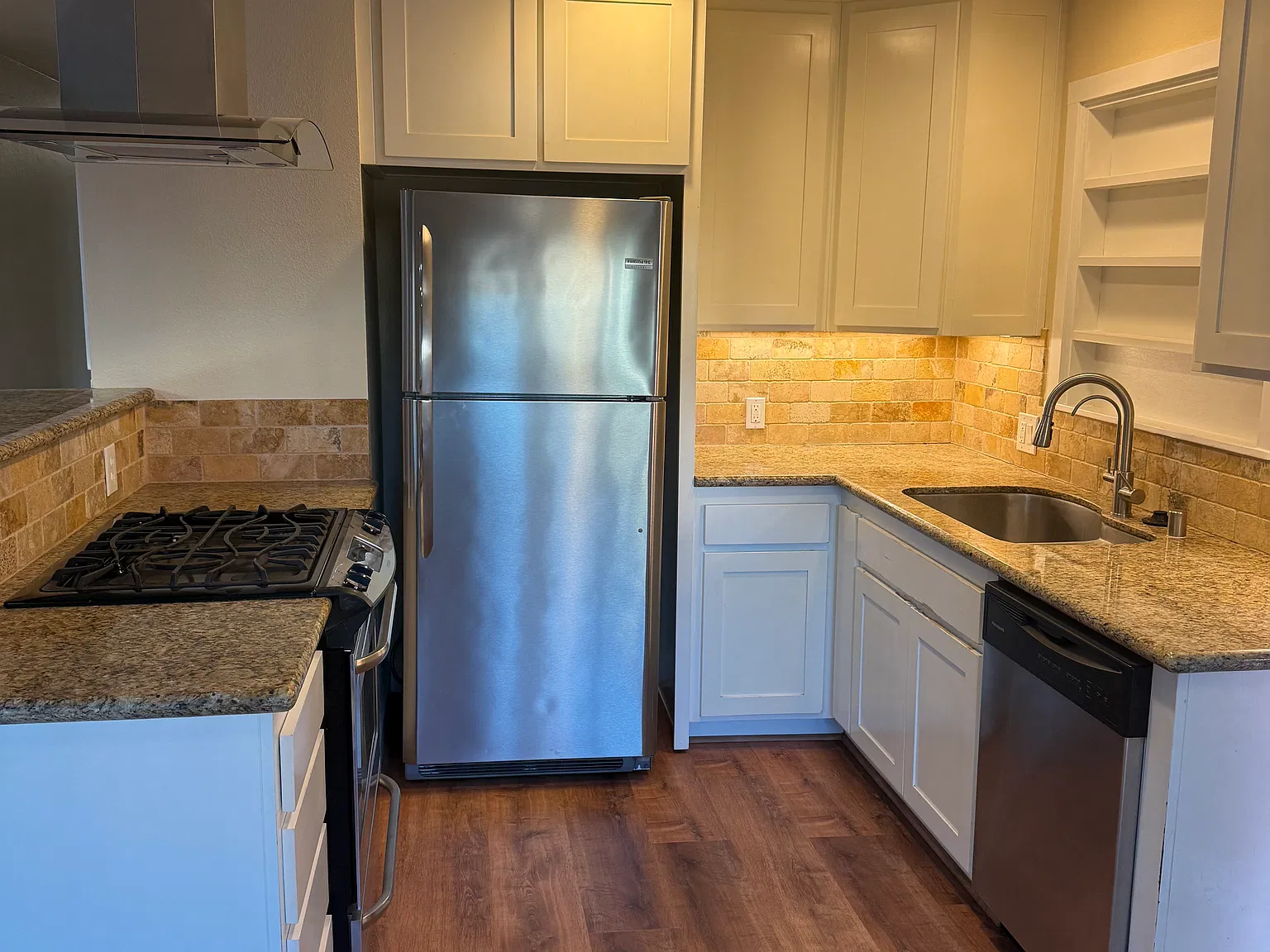3 bed, 1116 sqft, $3,500 — Photo 4
