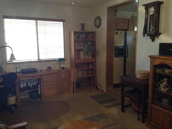 3rd image of 528 E Manor Dr