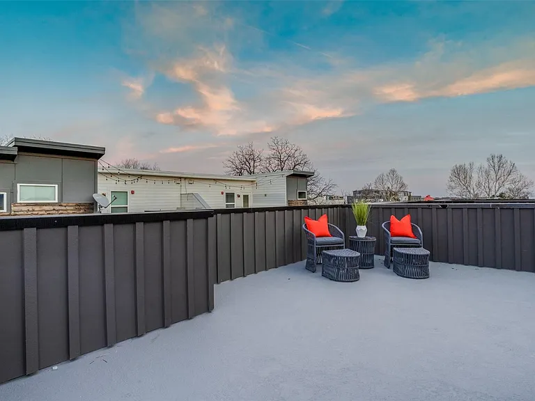 1904 Kearney Ct — Photo 22