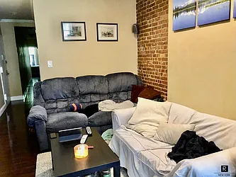 Rented by R New York