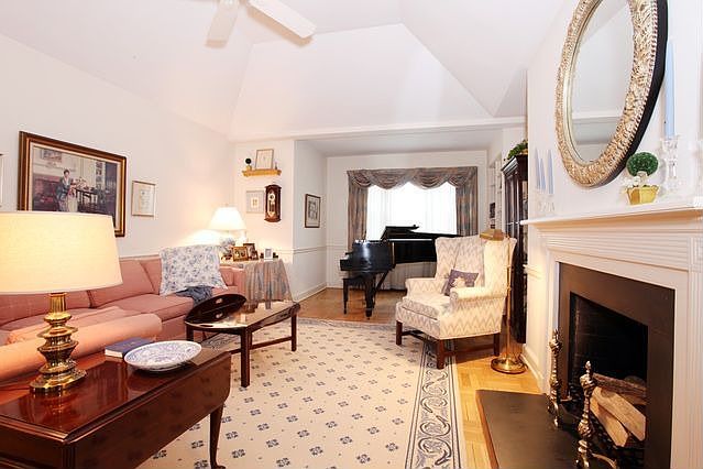 1st image of 8 Chateaux Cir APT 8K