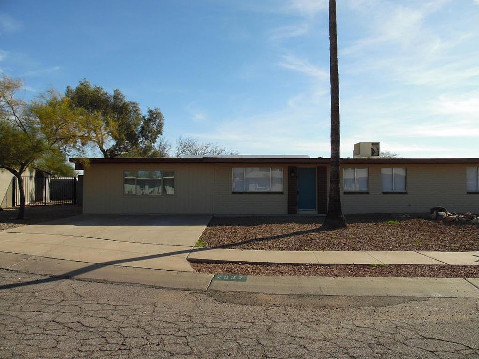 1st image of 2937 W Bartlett Pl