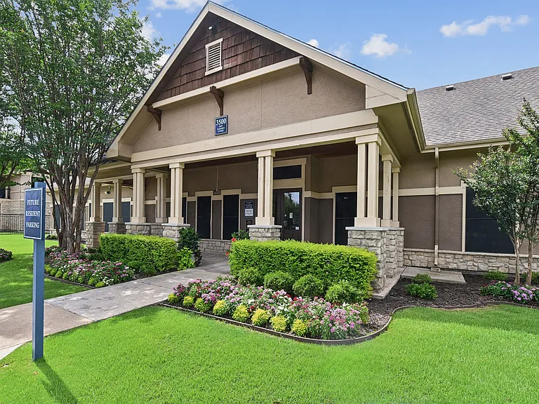 Pecan Creek on McKinney Apartments — Photo 21