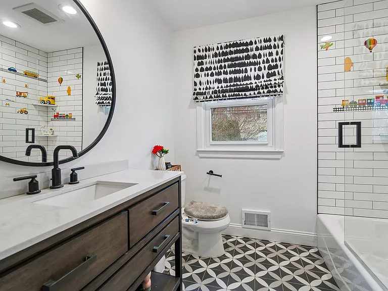 106 N Ashby Ave — Photo 17