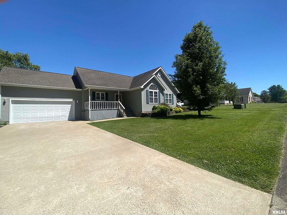 1st image of 70 Pin Oak Ln