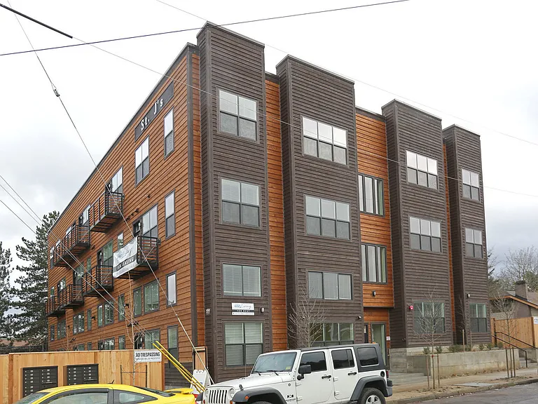 7180 N Leavitt Ave — Photo 19