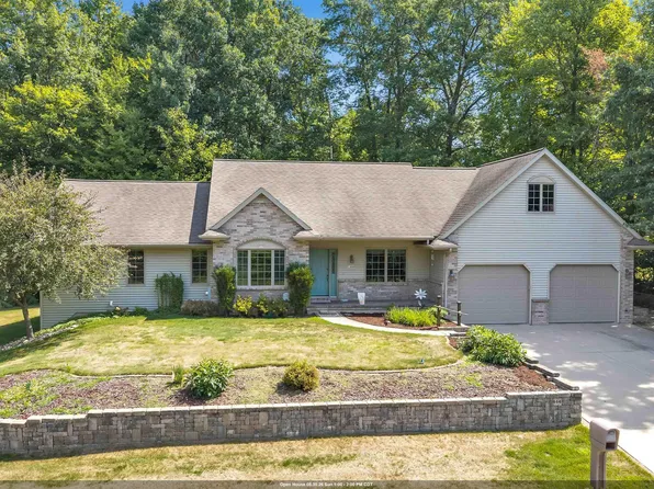 1444 Kord Ct, Oconto, WI 54153