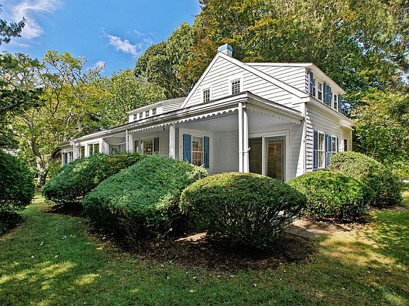 3rd image of 25 Craigville Beach Road