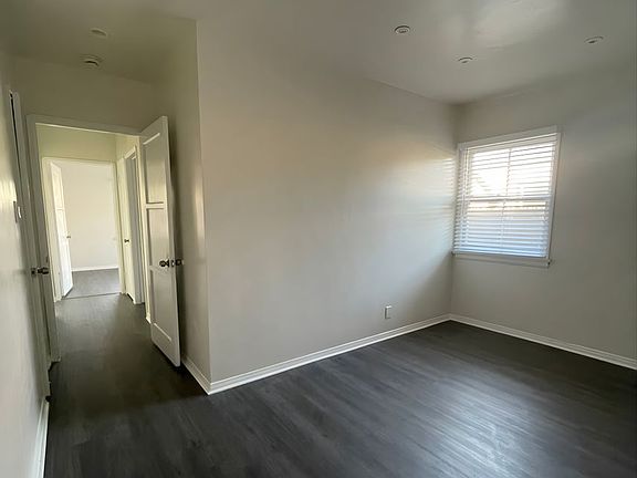 2nd image of 632 W Hillsdale St #632