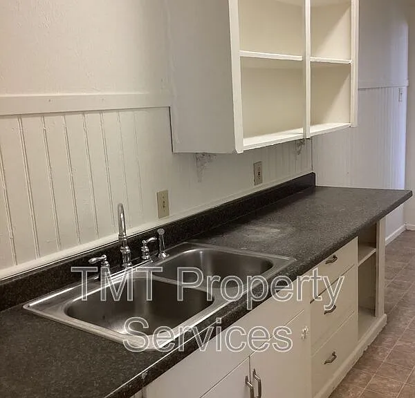 719 19th St #1 — Photo 10