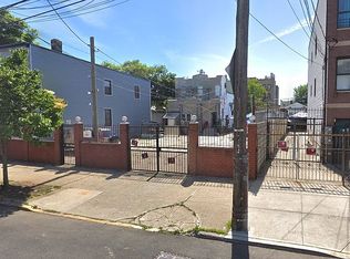 118 Bradford St, Brooklyn, NY 11207