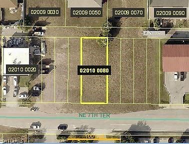 1st image of 817 NE 7th Ter