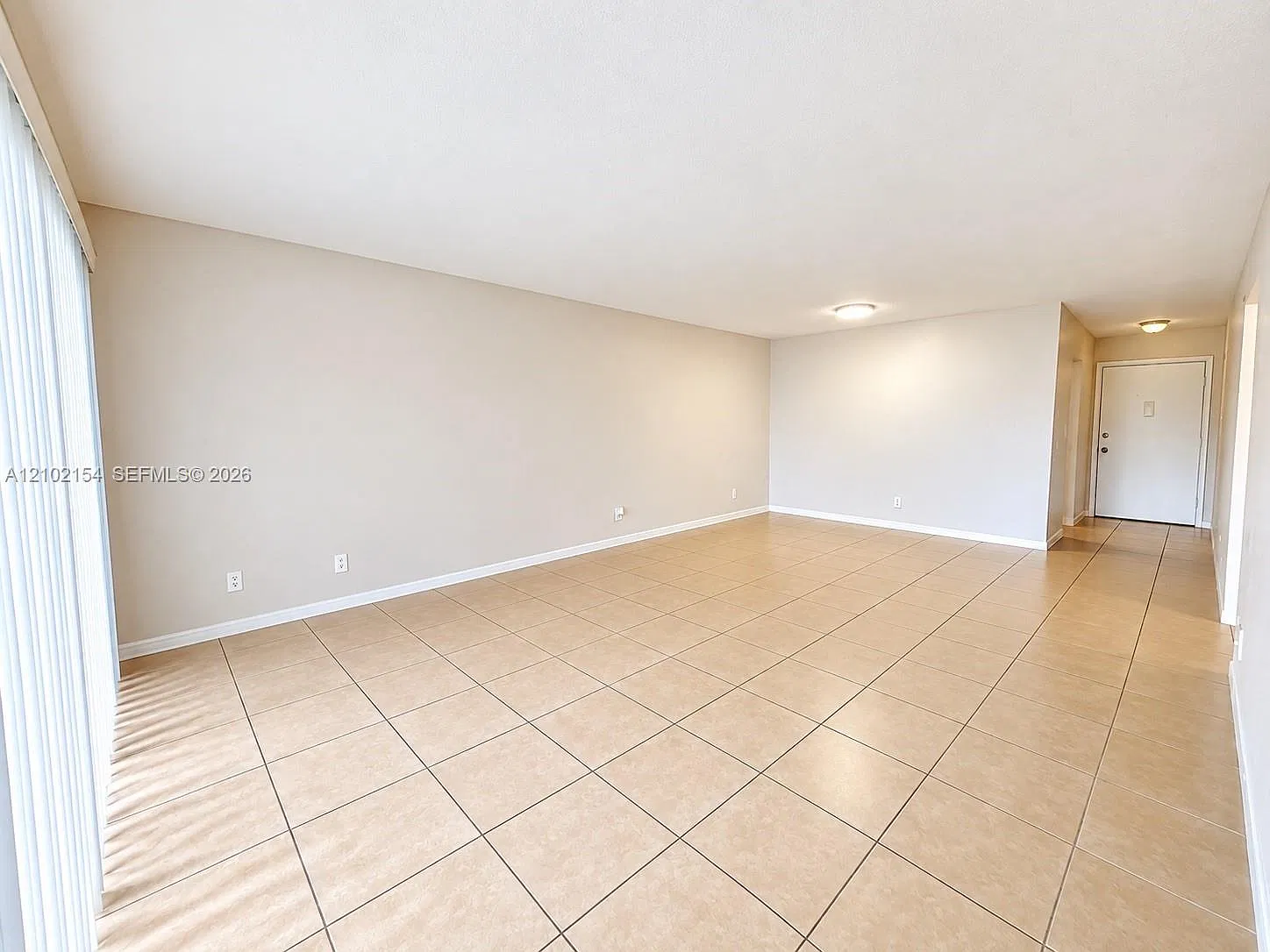 1735 Dewey St — Photo 4