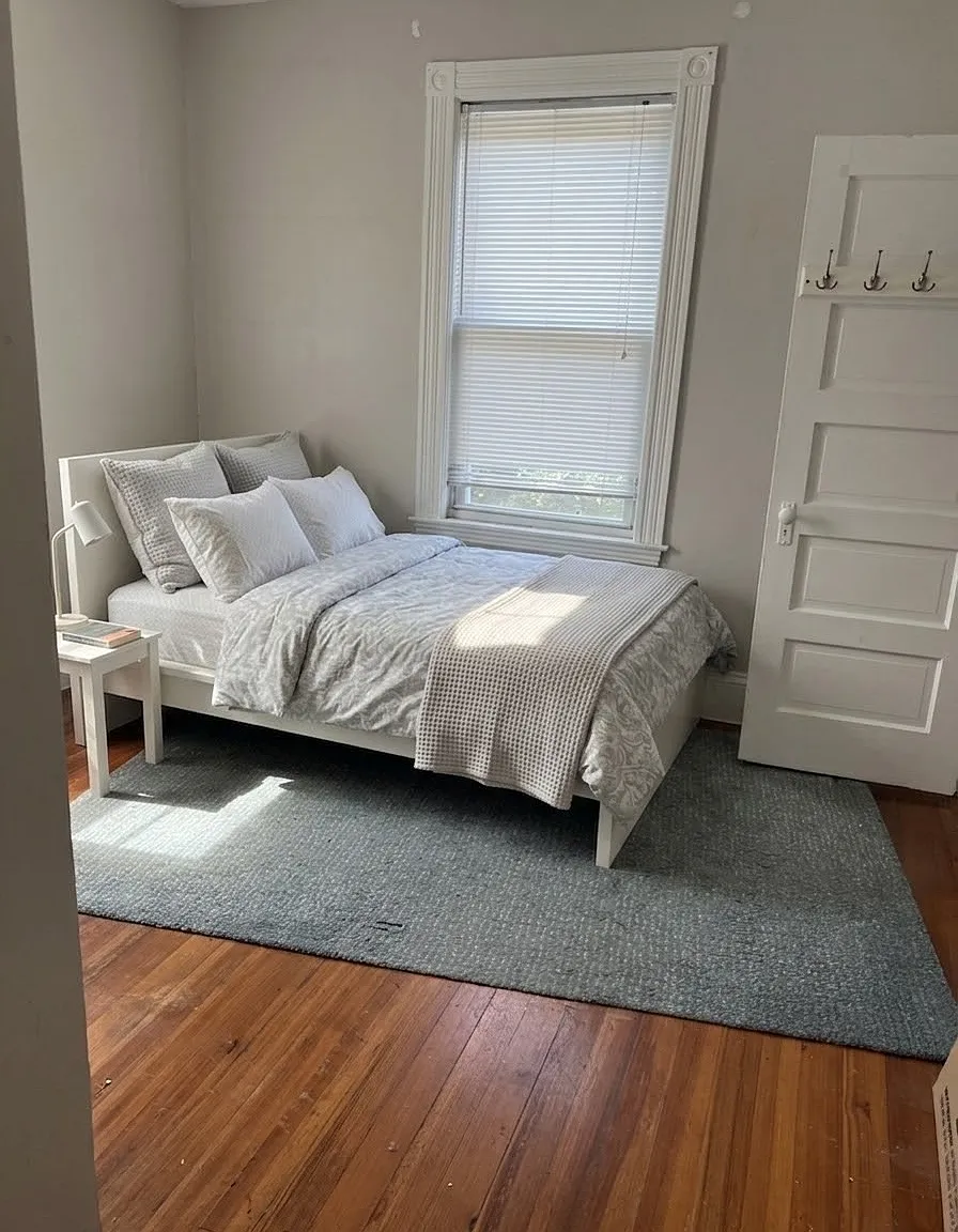 3 bed, 1.0 bath, 1113 sqft, $3,000 — Photo 4