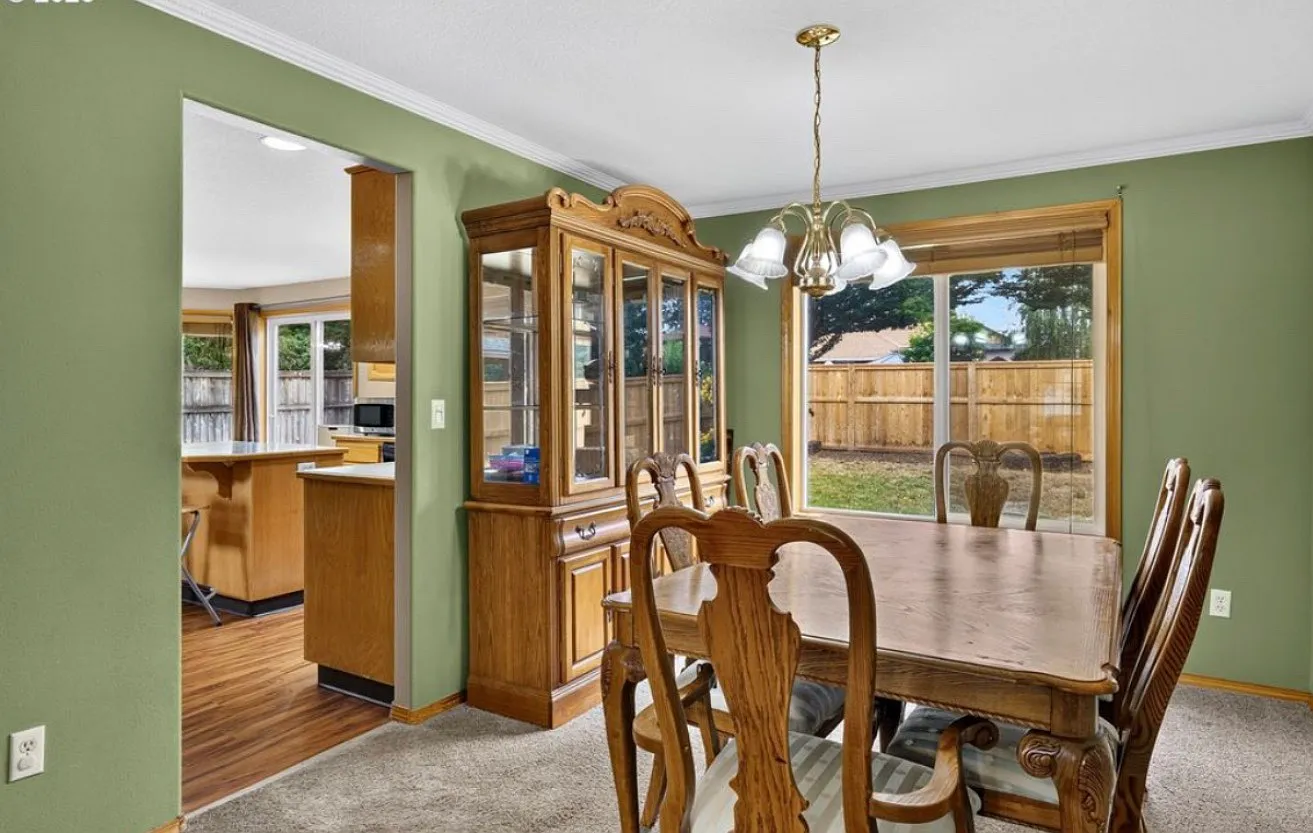 4 bed, 2026 sqft, $3,000 — Photo 4