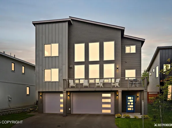 7864 Crane Cir, Anchorage, AK 99502