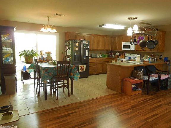 3rd image of 2 Sparrow Ct