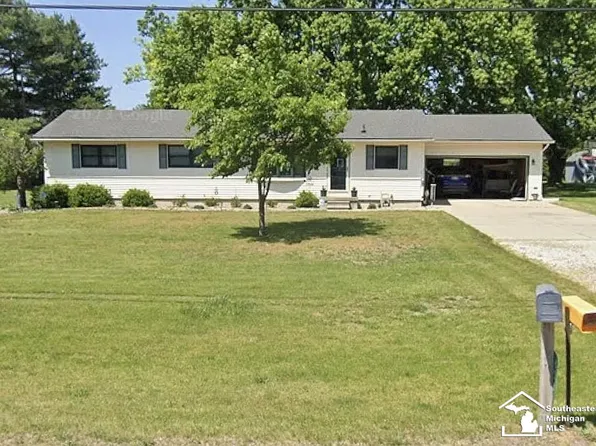 4530 Stadler Rd, Monroe, MI 48162