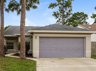 180 Heatherwood Dr, Royal Palm Beach, FL 33411