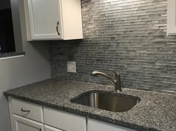 19101 Hilliard Blvd APT 4, Rocky River, OH 44116