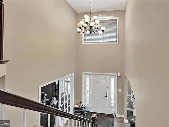 5th image of 62 Stella Dr