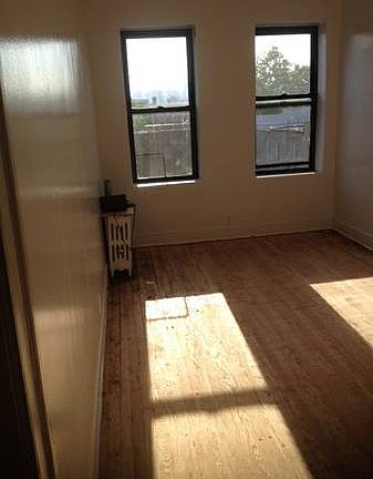 3rd image of 4714 41st St APT 3R