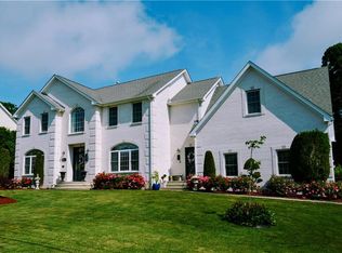 64 Red Hawk Dr, Cranston, RI 02921