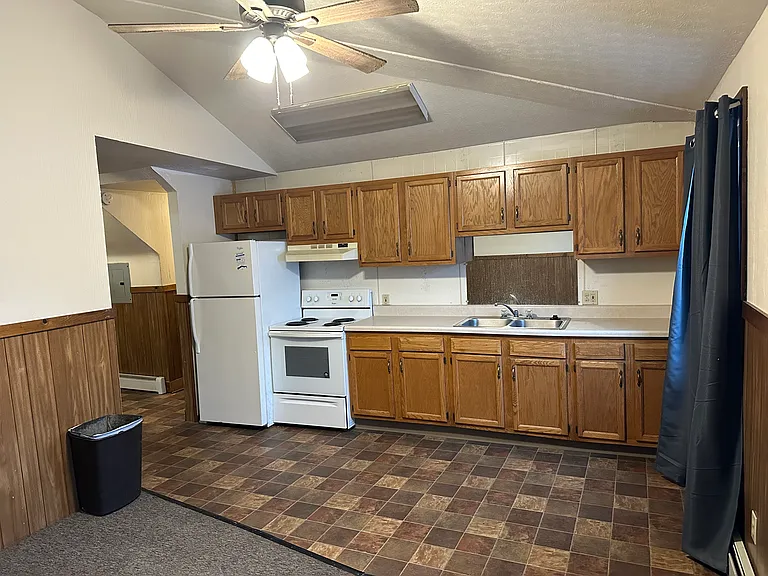400 Sumner St #6 — Photo 19