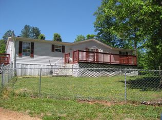 12 Davis Ln, Franklin, NC 28734