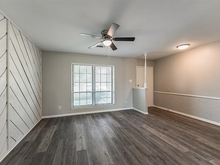 7015 Pine Vista Ln — Photo 3