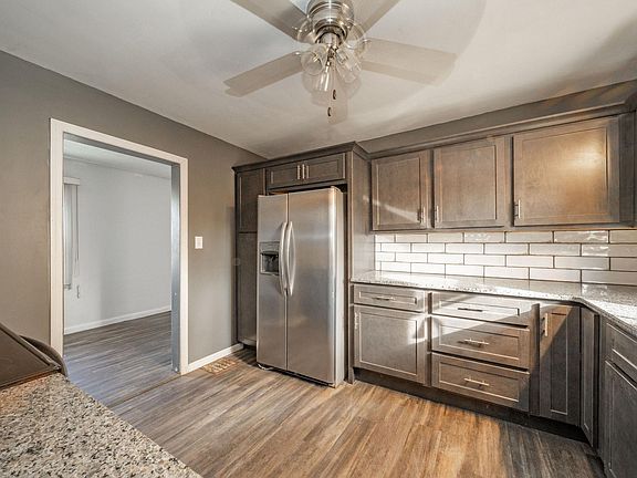 4th image of 1117 W Haines Ave