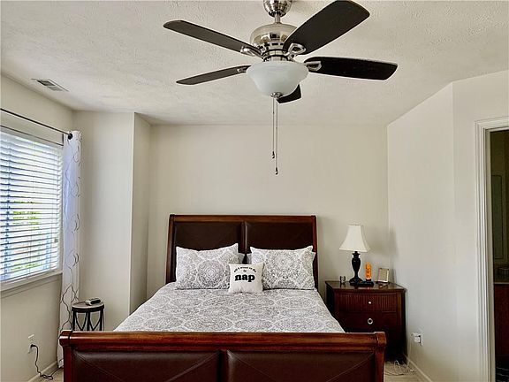5th image of 9481 Avon Crk APT D