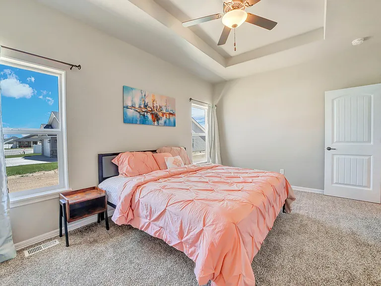 1142 White Birch Ave — Photo 3