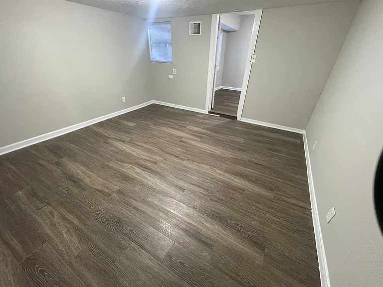 704 E Defee Ave — Photo 15