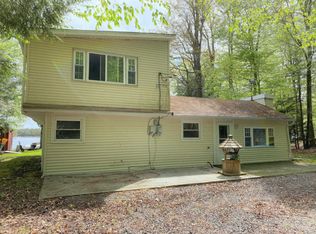 1256 Pocono Dr, Gouldsboro, PA 18424