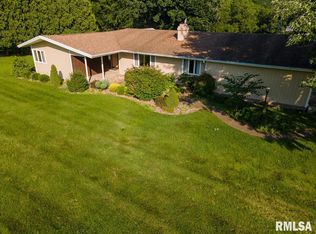 1987 Geneva Hills Rd, Muscatine, IA 52761