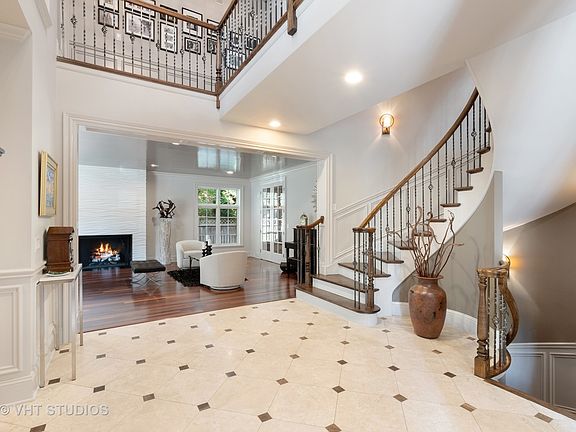 2nd image of 115 Park Ave