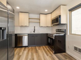 1716 NW 59th St #2, Seattle, WA 98107