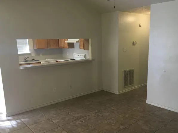 1704 S Dexter Dr, College Station, TX 77840