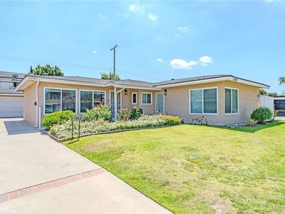 11902 206th St, Lakewood, CA, 90715