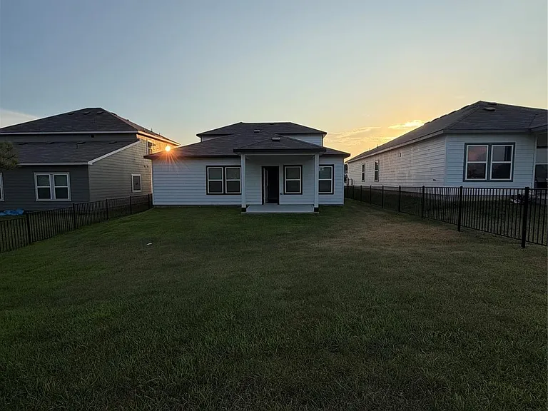 533 Shoreview Dr — Photo 21