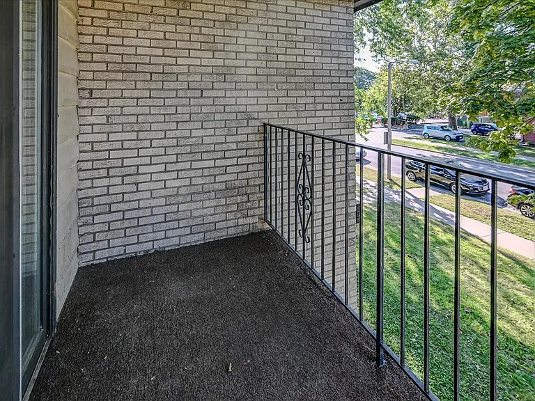 1802 Lake Point Dr #4 — Photo 18