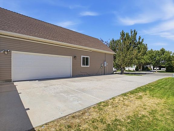 5th image of 303 Durocher Ln