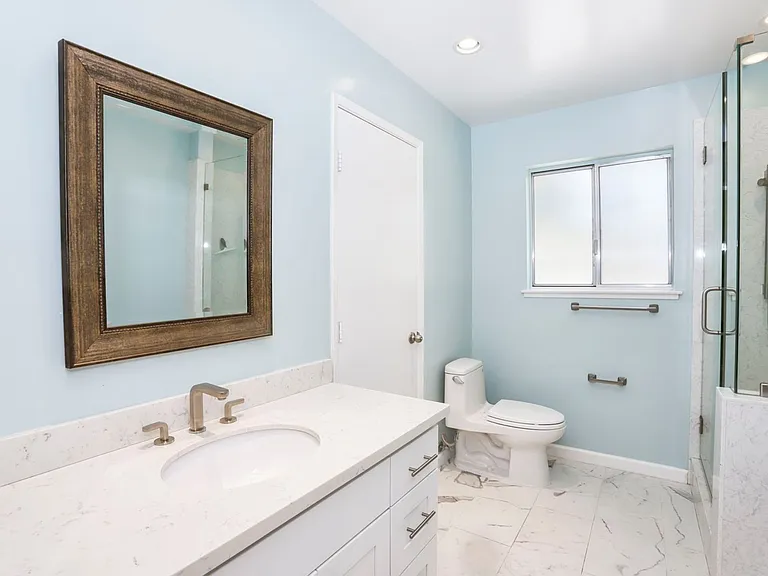 264 W Oakwood Blvd — Photo 26