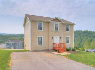 122 Prairie View Ln, Pembroke, VA 24136