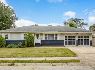 906 NW B St, Blue Springs, MO 64015